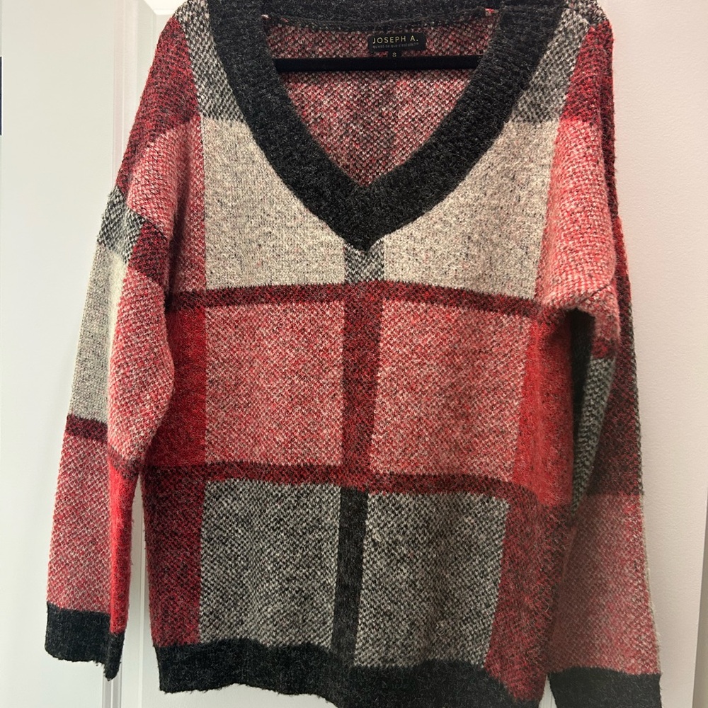 Joseph A Women's Red and Black Plaid Sweater